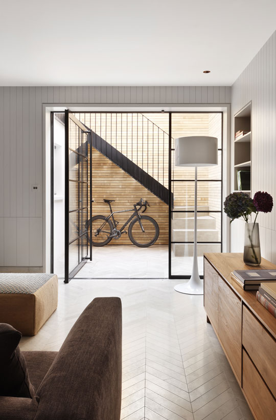 BEL01P-living-area-outdoor-space